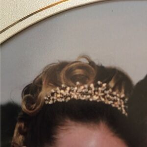 Swarovski crystals and beads. Gold tone.